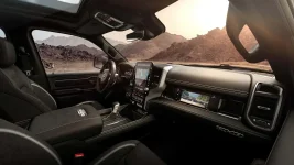 2025-ram-1500-rho-interior 20 (L1).webp