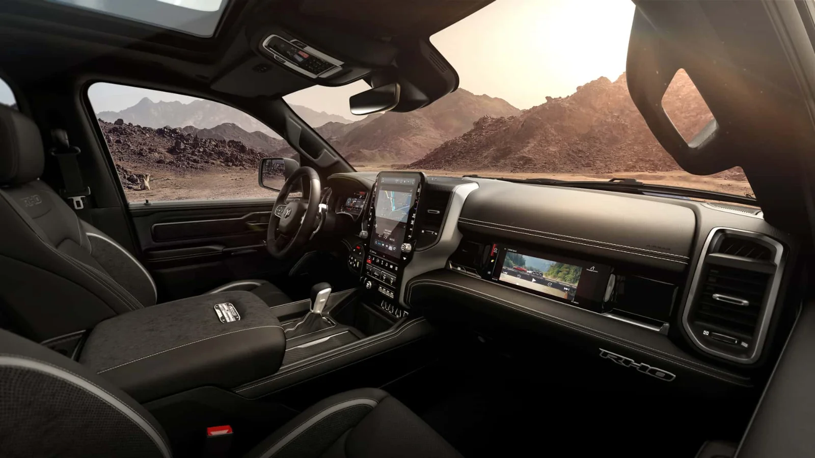 2025-ram-1500-rho-interior 20 (L1).webp